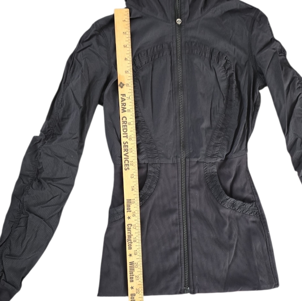 Lululemon Dance Studio Reversible Black Athletic Zip Hoodie Jacket Size 2 - Picture 9 of 9
